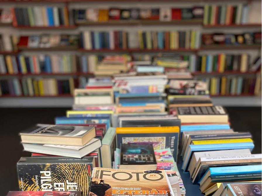 Bogstakke fra Bogsalget 2024